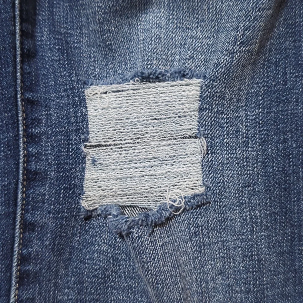 L'Agence High Rise Sada Cropped Jeans - Picture 9 of 10